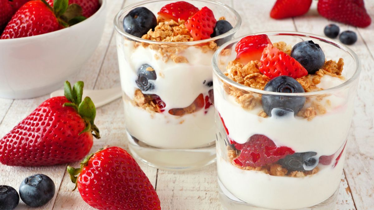 Why gut health experts say the most popular Australian yoghurt brand isn't what they'd recommend